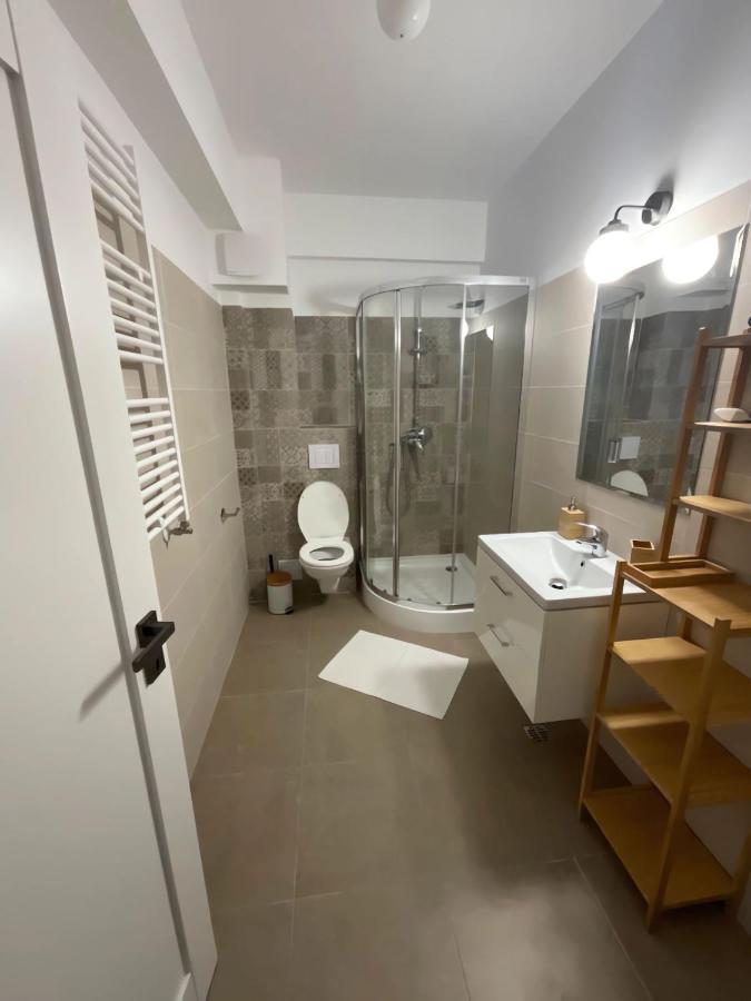 Palas Mall Apartment Q Residence ยาช ภายนอก รูปภาพ