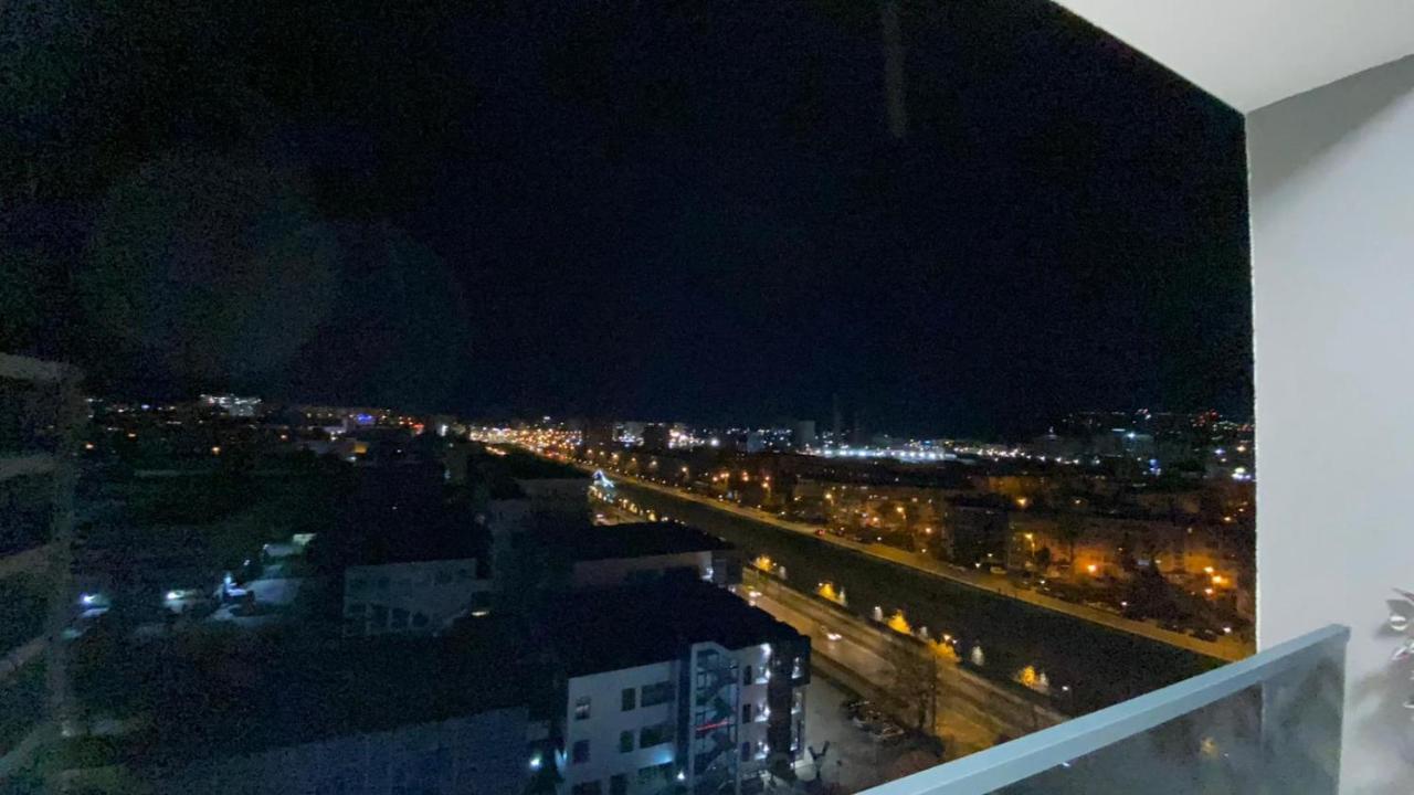 Palas Mall Apartment Q Residence ยาช ภายนอก รูปภาพ